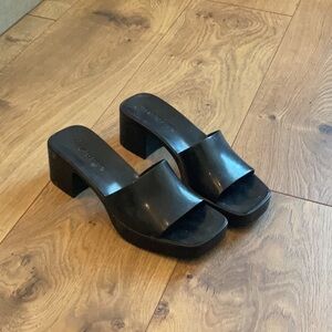 Steve Madden rubber heel